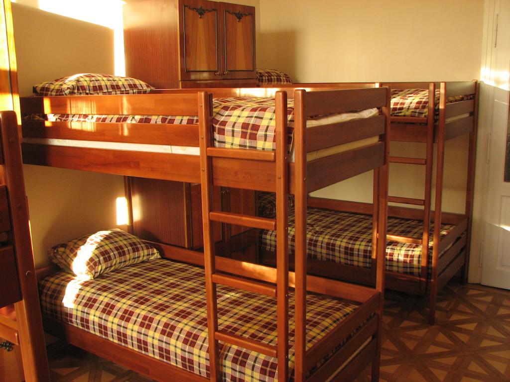 Voyager Hostel Lviv Oda fotoğraf